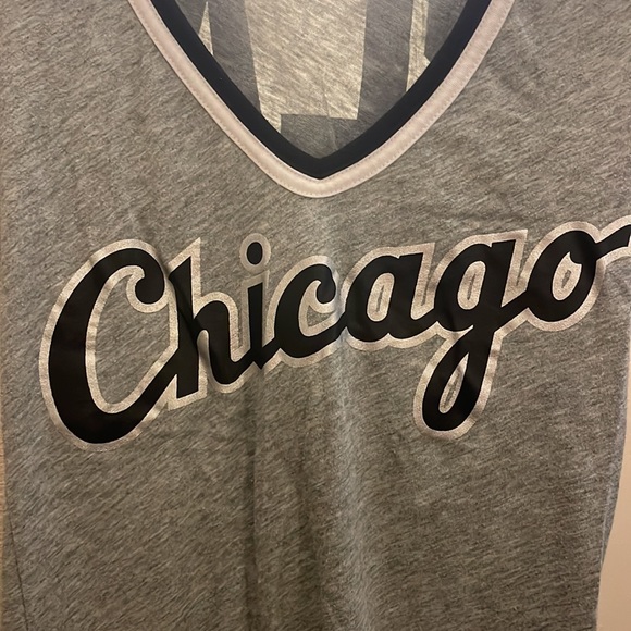 CHICAGO WHITE SOX TSHIRT! From VICTORIAS SECRET PINK! Size: XS. - Picture 4 of 5